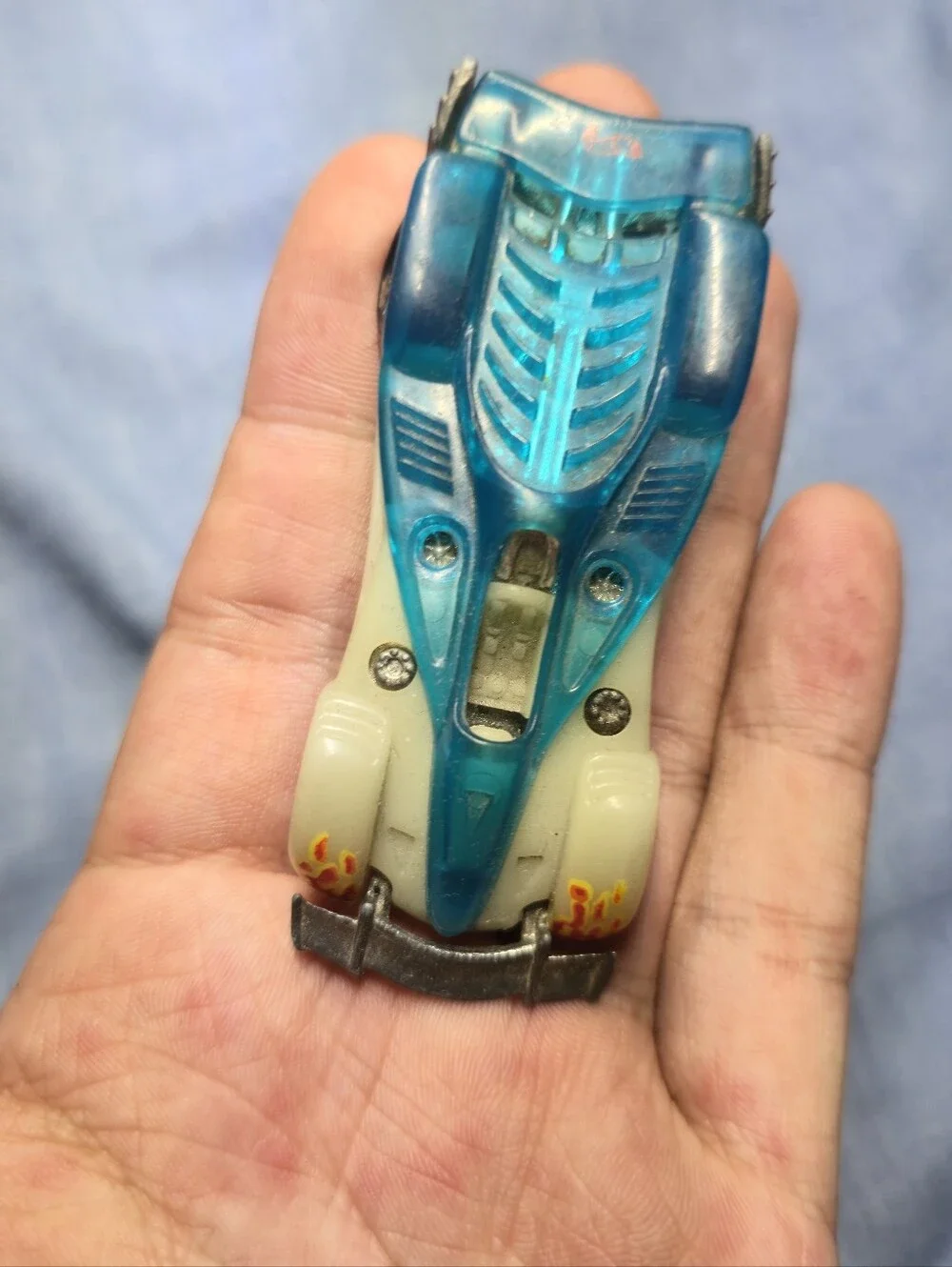 Mattel HotWheels  1996 Road Rocket Iceman Die Cast Car